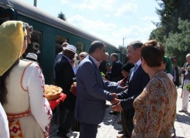 36 дипломати се возиха на теснолинейката, за да стигнат до Велинград
