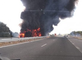 В пожара на магистралата са изгорели два ТИР-а, има обходен маршрут
