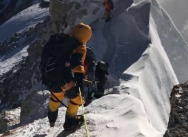 Мъртви тела се появяват на Еверест заради топенето на глетчерите, сред тях и трима българи