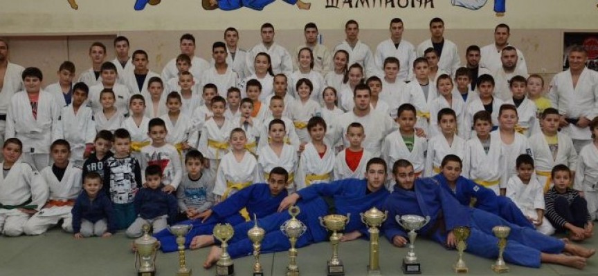 Джудистите на „Кодокан“ и Спортното училище спечелиха силни турнири