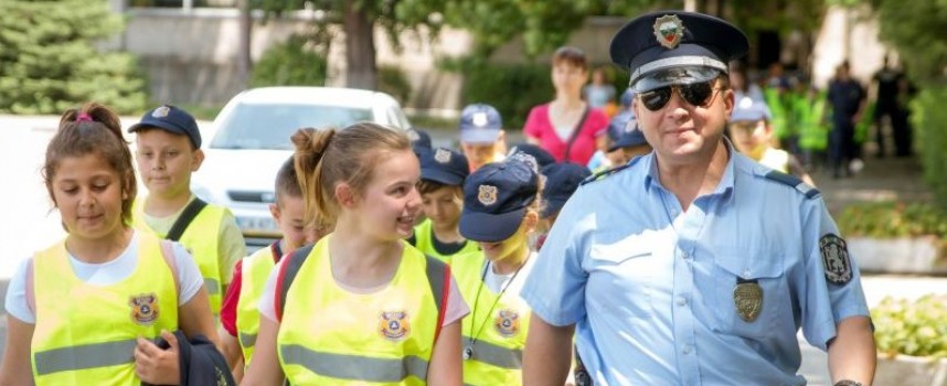 124 деца гледаха демонстрации и мериха сили в областно състезание „Детско полицейско управление”
