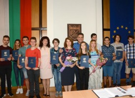 14 млади математици с награди от Община Пазарджик