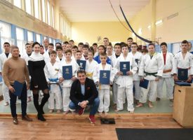 Тодор Попов награди спортистите и треньора на „Кодокан“