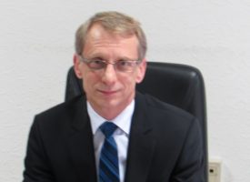 Министърът на образованието идва утре в „Иван Аксаков“