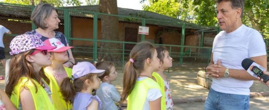 Днес стартира общинска образователна програма „Лято в зоологическата градина“