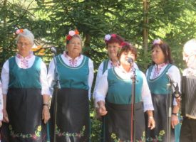 Фолклорен фестивал „Атолука“ стартира с изпълнения на стари градски песни