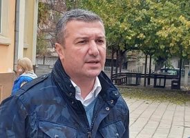 Драгомир Стойнев гласува в името на България и за край на политическата криза