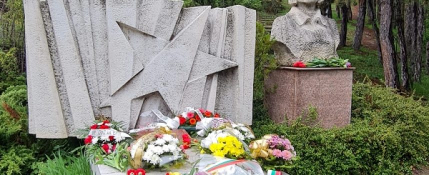 Велинград отбеляза годишнината от гибелта на Вела Пеева