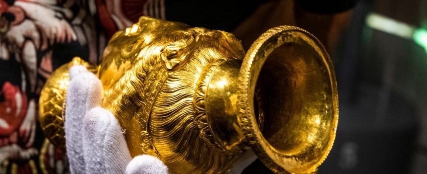 Златното съкровище се завърна в Панагюрище
