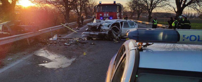 В катастрофата край Мало Конаре: Починали са водачите на двата автомобила и техни спътници
