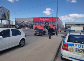 Пазарджишки джип и софийски Мерцедес се блъснаха пред Автогарата