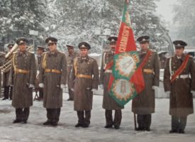 Командването на военното поделение и управленците на Пещера през 1994 г. са инициатор за избора на 6 май за празник на града