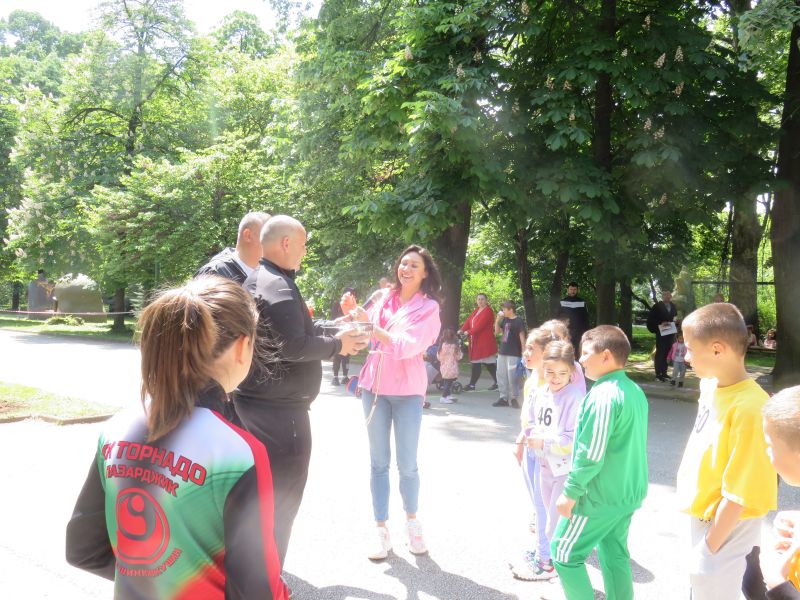 13БЯГАЩИ5