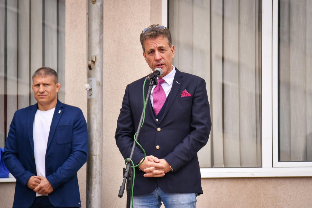 16Тодор Попов
