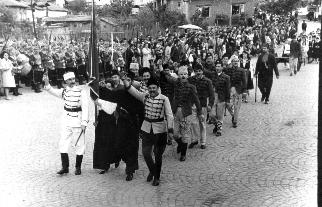 90 години априлско възстановка
