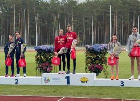 Емил Грозданов от СК „Шампион“ и Ралица Митева от СК“Царевец“ с бронзов медал от Европейското първенство по петобой в Литва