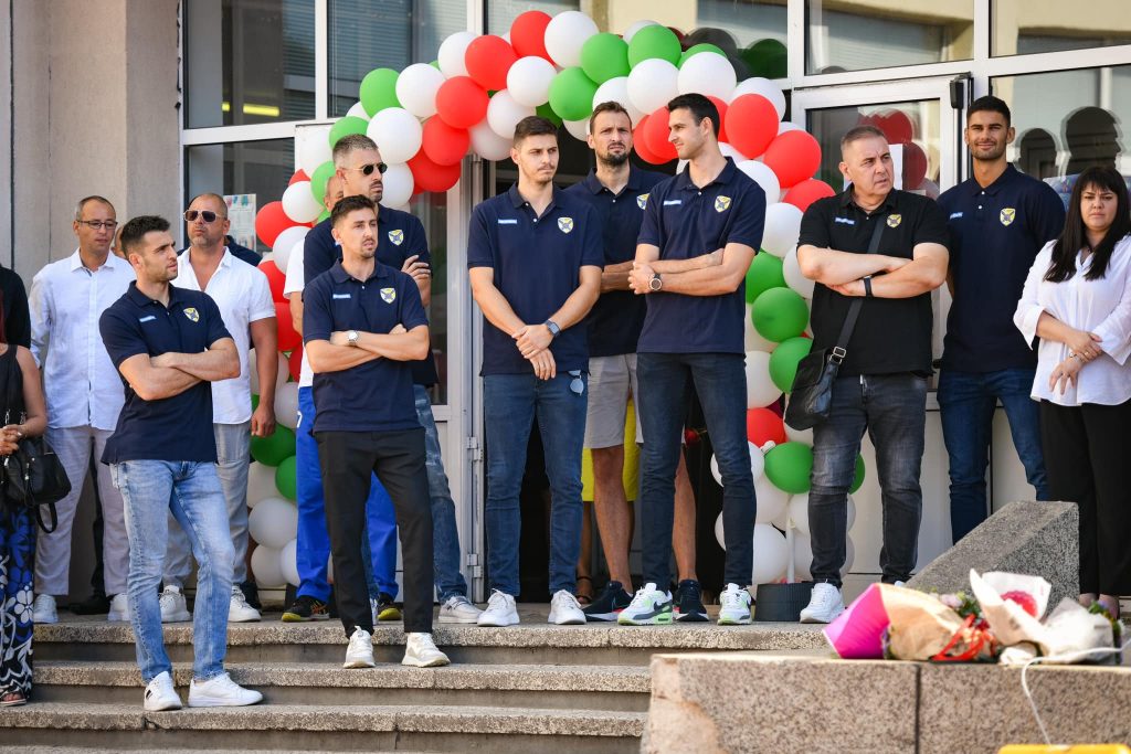 01спортно волейбол