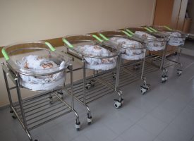 Преди Рождество Христово: 25 бебешки легла бяха закупени за Неонатологично отделение на МБАЛ-Пазарджик