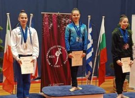 Дара Стоянова с първи старт за годината, върна се с два златни и сребърен медал от Гърция