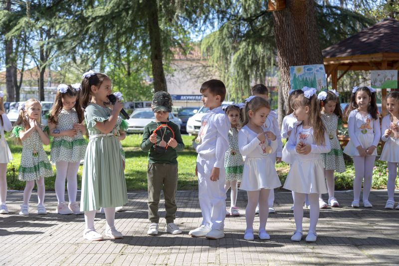 Кметът Петър Куленски откри седмицата на гората заедно с малчуганите от ДГ „Здравец“ 3 04deca2