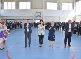 Нов физкултурен салон откриха в иновативното училище в Драгиново