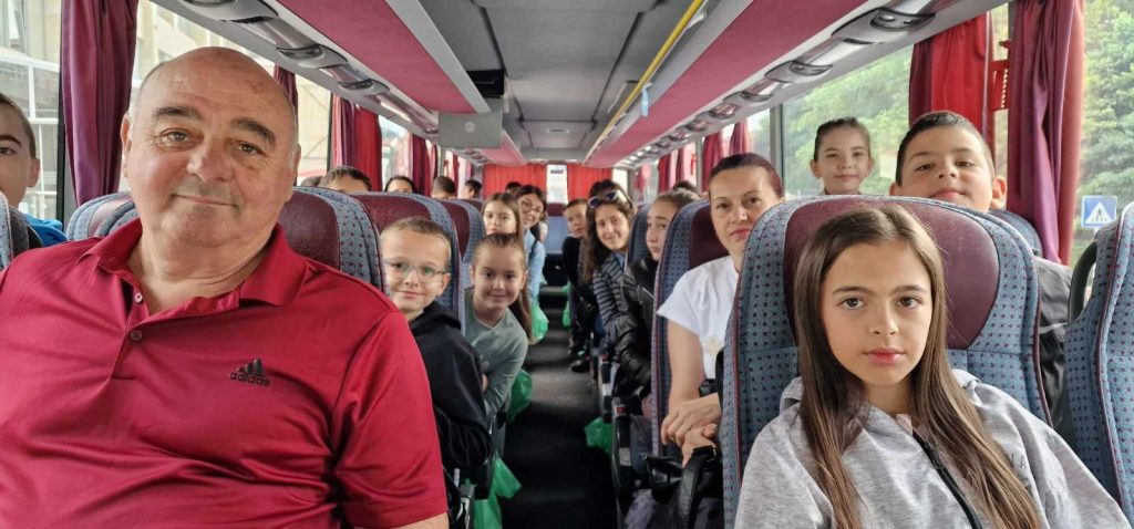 Avtobus