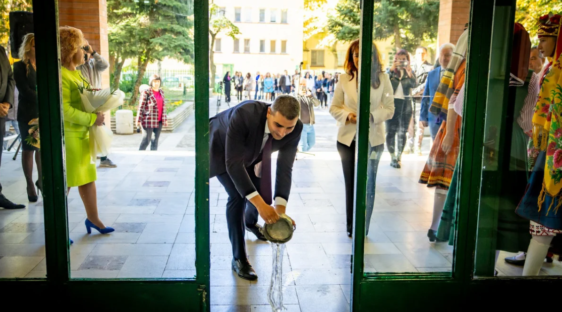 „Вяра, Надежда, Любов“ с дарение в помощ на обучаващите се медицински кадри в Пазарджик 1 Otkrivane