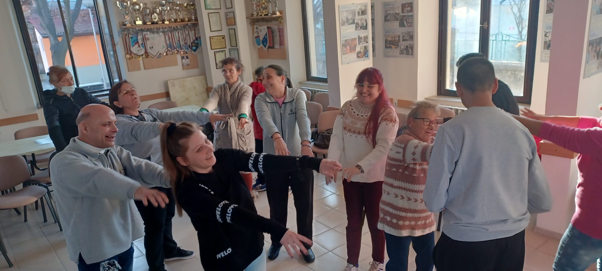 Комплекс за социални услуги „Човеколюбие“ провежда занятия по йога на смеха 1 20250108 152745