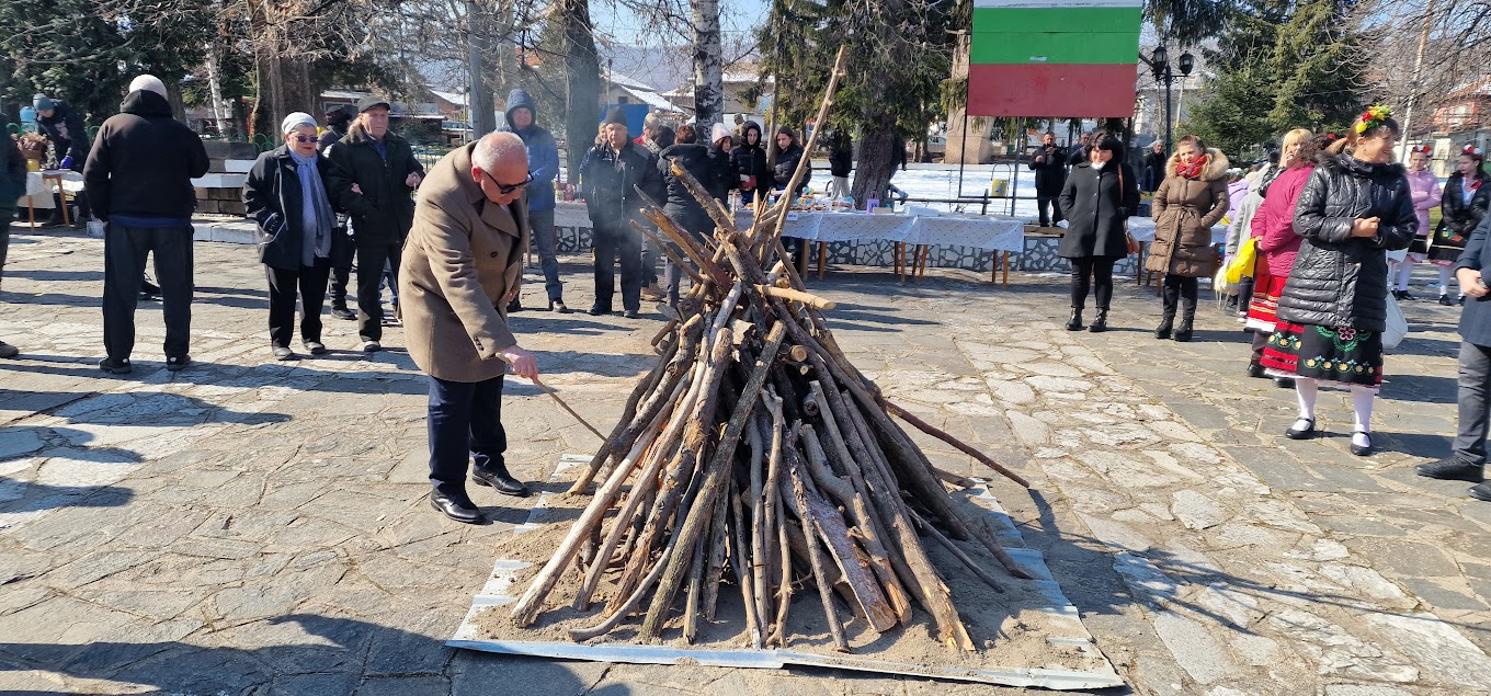 Радилово събра жители и гости на фестивала „Среди зиме на мегдана“ 1 35
