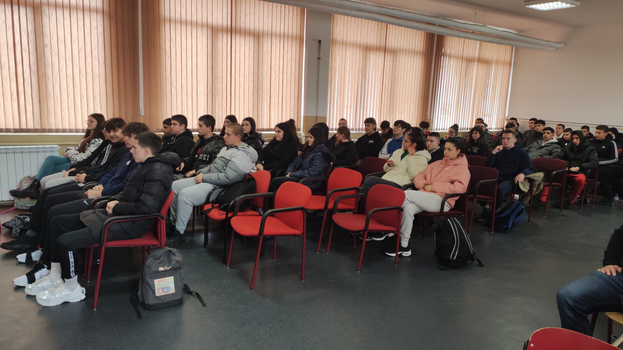 Днес в Спортното училище: Продължават срещите на учениците с представители на системата на МВР 3 IMG 20250218 100613