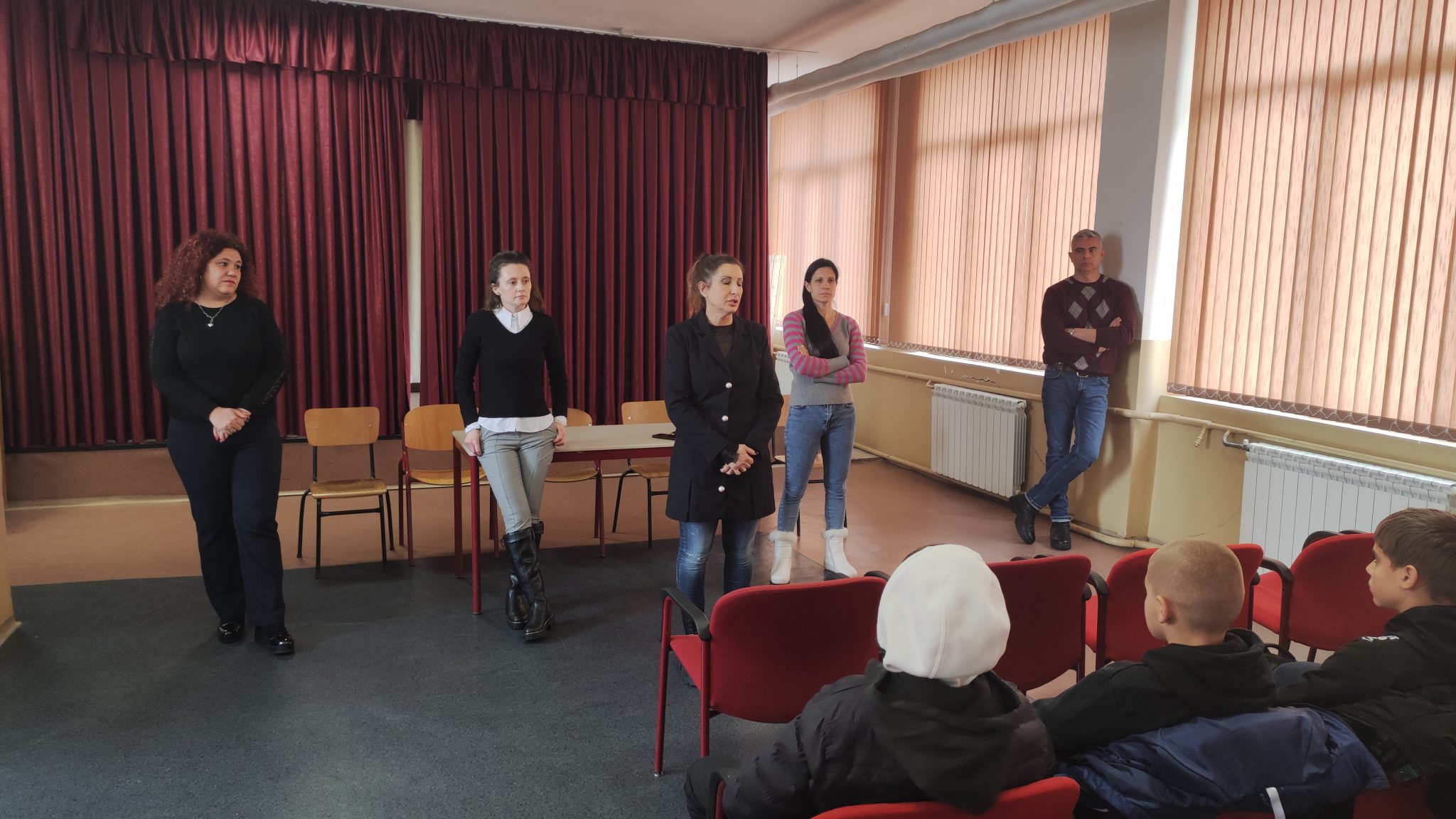 Днес в Спортното училище: Продължават срещите на учениците с представители на системата на МВР 4 IMG 20250218 103725
