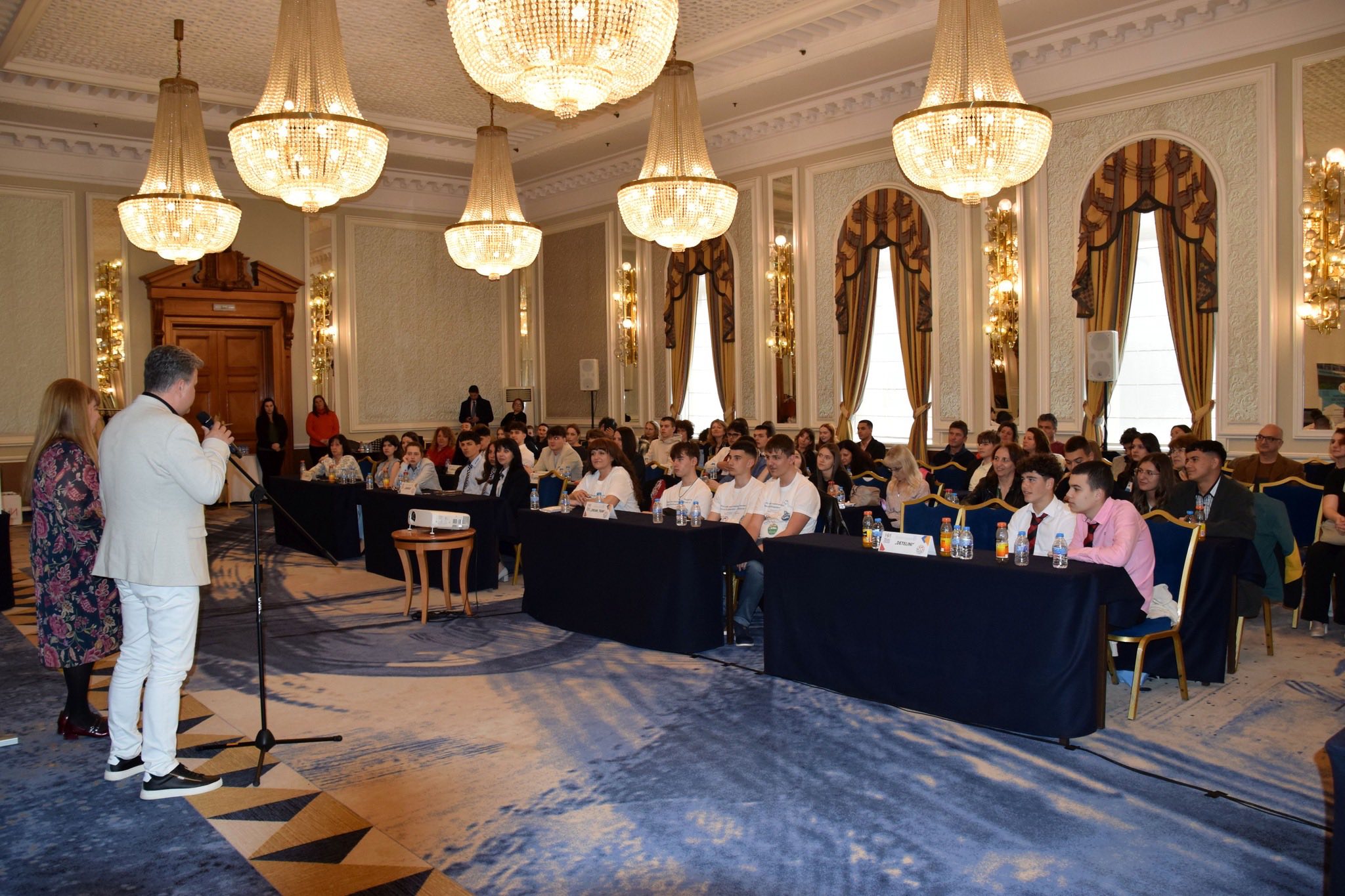 Милена Гълъбинова и Албена Гълъбинова отново изведоха отбора на ПГИМ до първото място на Европейското по статистика 2 491202998 1243012177358771 3477142250284972073 n