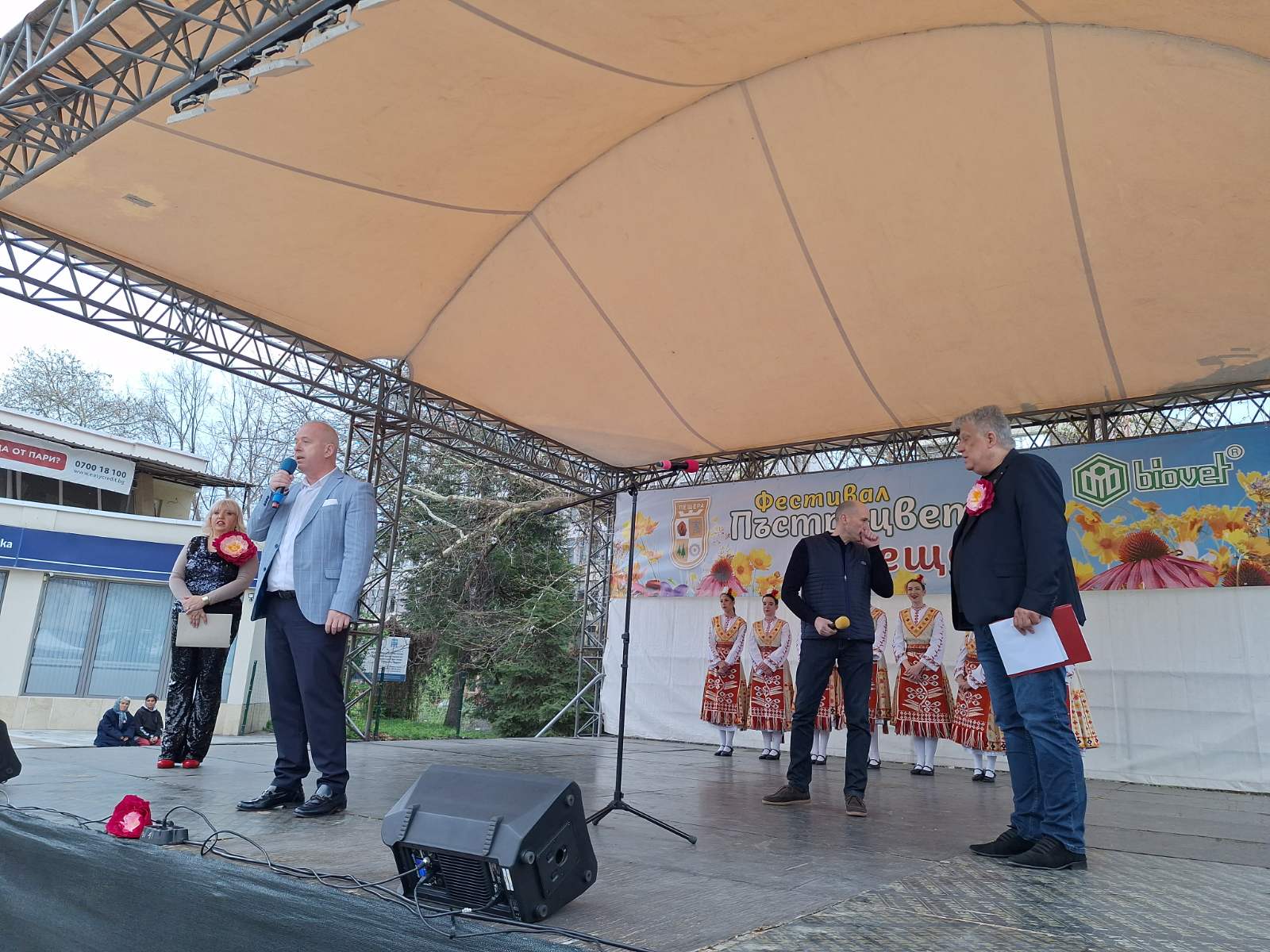 Младенов