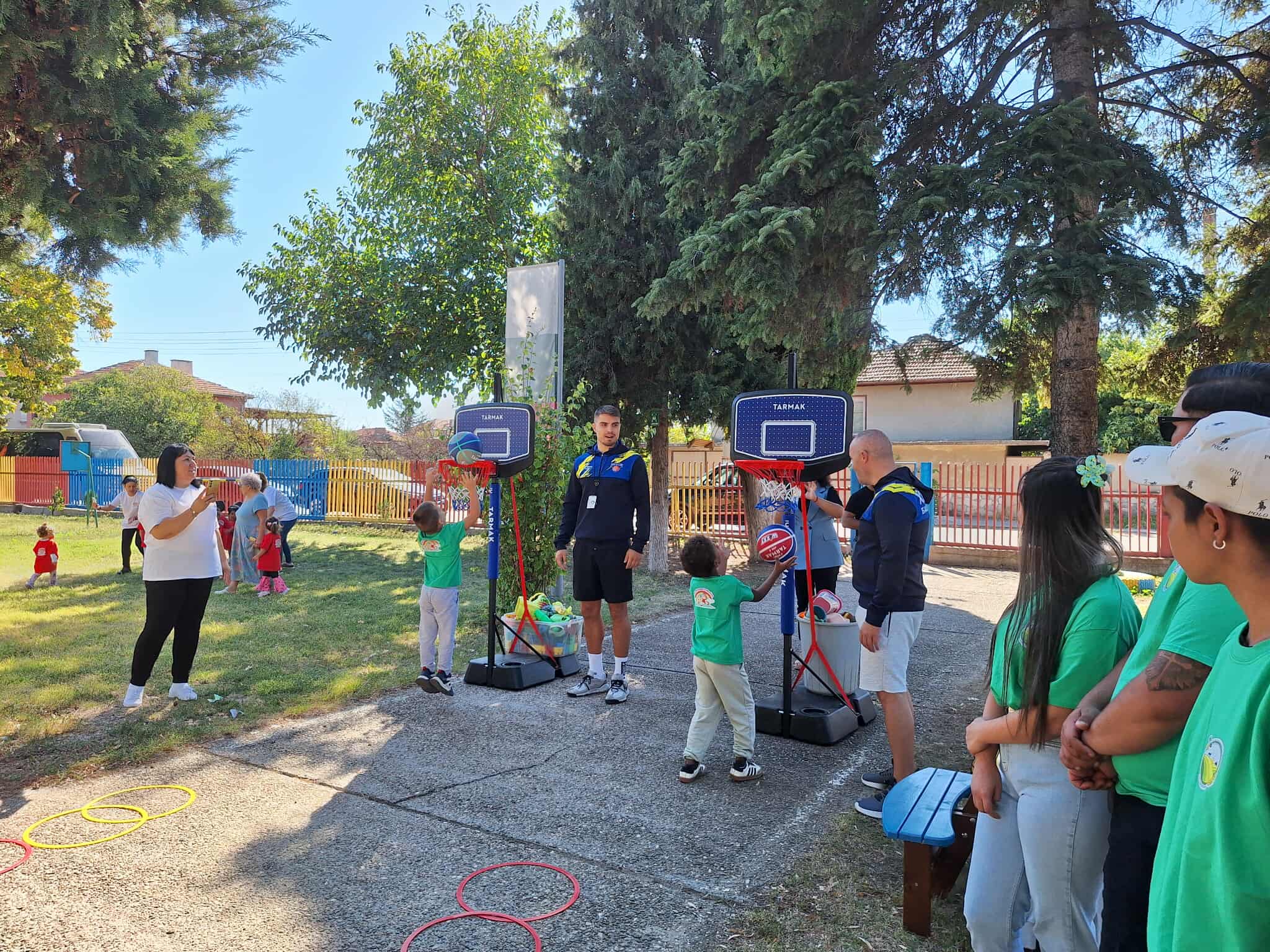 В ДГ "Веселка": Градинарчета от Ивайло, Сарая и ЧДГ "Доброта" отбелязаха Европейския ден на спорта в училище 6 552994504 1430900341331773 392876389890834656 n