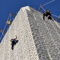 Господ е пазарджиклия: Два топли дни за изкачването на сградата на общинска администрация, днес отново дъжд