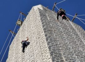 Господ е пазарджиклия: Два топли дни за изкачването на сградата на общинска администрация, днес отново дъжд