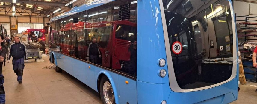 Новите електробуси вече пътуват към Пазарджик, вижте ги