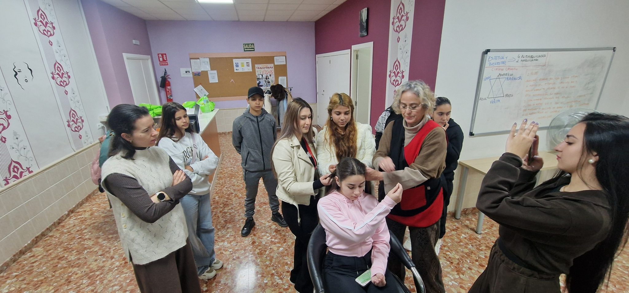 Бъдещи фризьори от ПГСС „Царица Йоанна“ стажуват в Испания 6 стаж в Испания 02