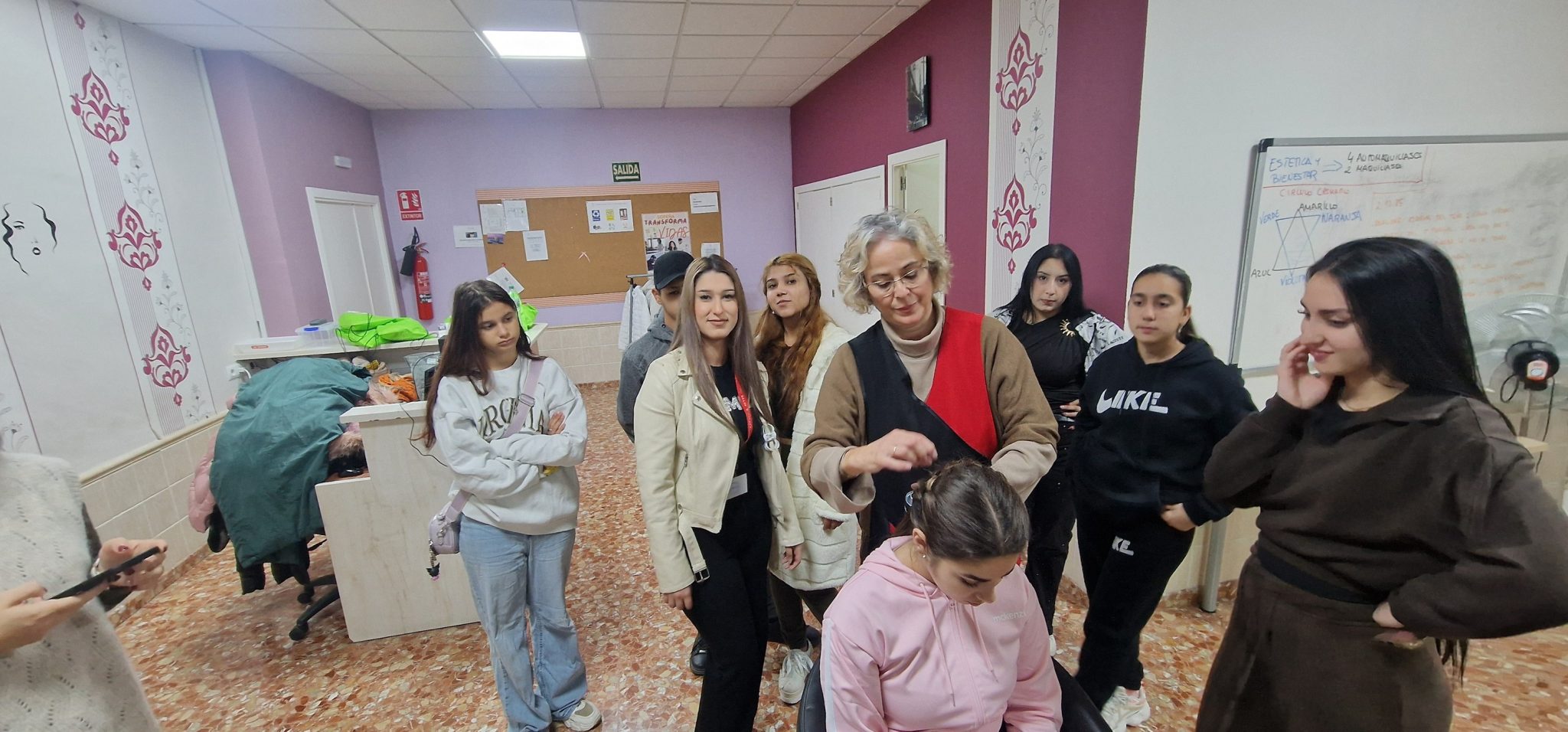 Бъдещи фризьори от ПГСС „Царица Йоанна“ стажуват в Испания 7 стаж в Испания 03