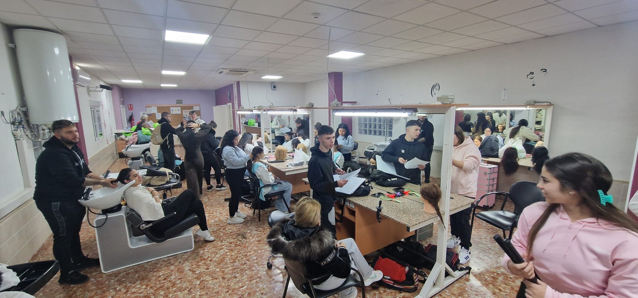 Бъдещи фризьори от ПГСС „Царица Йоанна“ стажуват в Испания 4 стаж в Испания 05