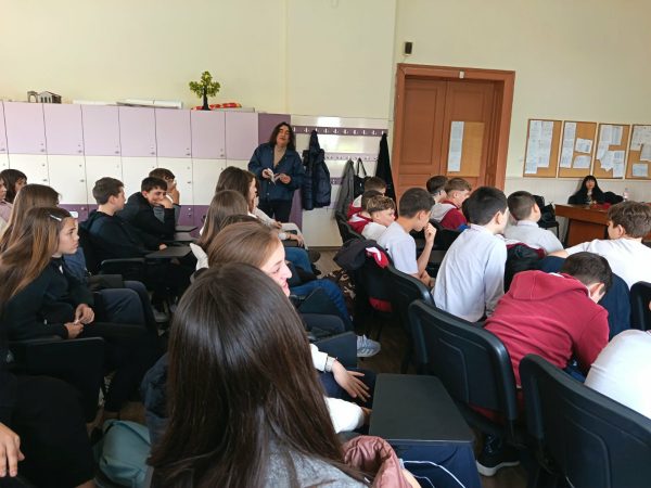Творци гостуваха в ОУ"Проф. Иван Батаклиев" в края на Светлата седмица по време на кампания на МОН 1 dadc2213 0a40 42f2 a11a bc63894a941e